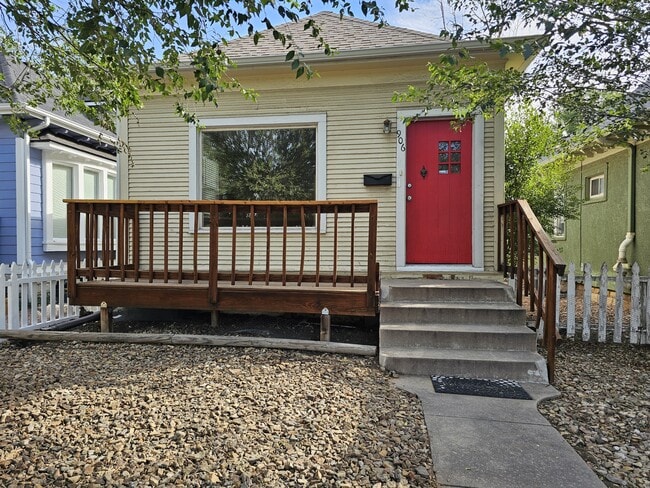 Building Photo - 906 W Colorado Ave