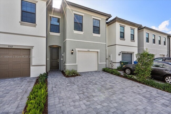 Photo - 2108 Appleton Cir N