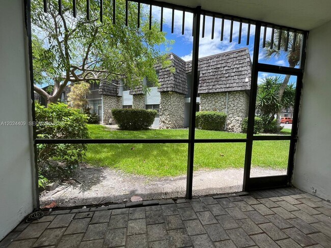 Photo - 3123 Oakland Shores Dr Unit D112