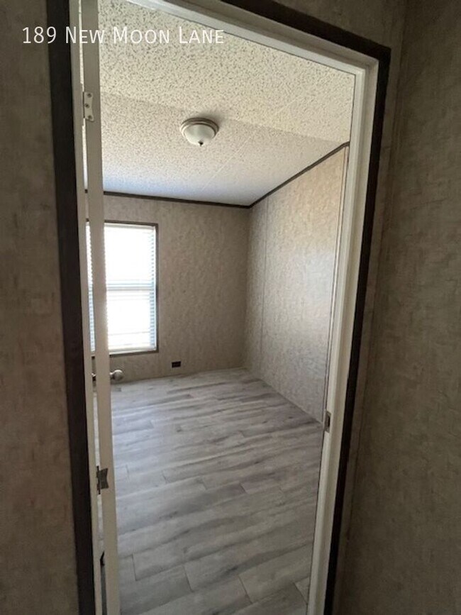 Photo - 189 New Moon Ln