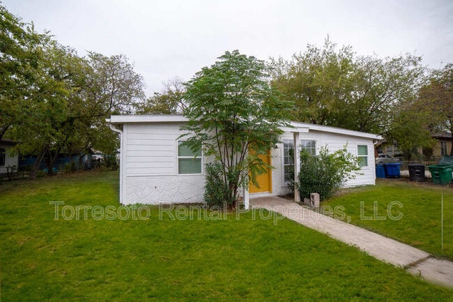 Photo - 823 N Trinity