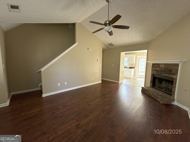 Photo - 124 Waters Edge Dr