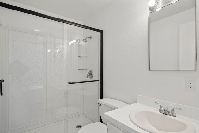 Bathroom - Park Ridge Apartments