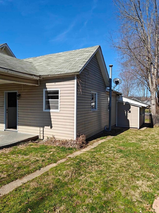 Photo - 2782 Latulle Ave