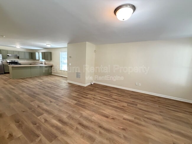 Photo - 504 Dunbar St SW