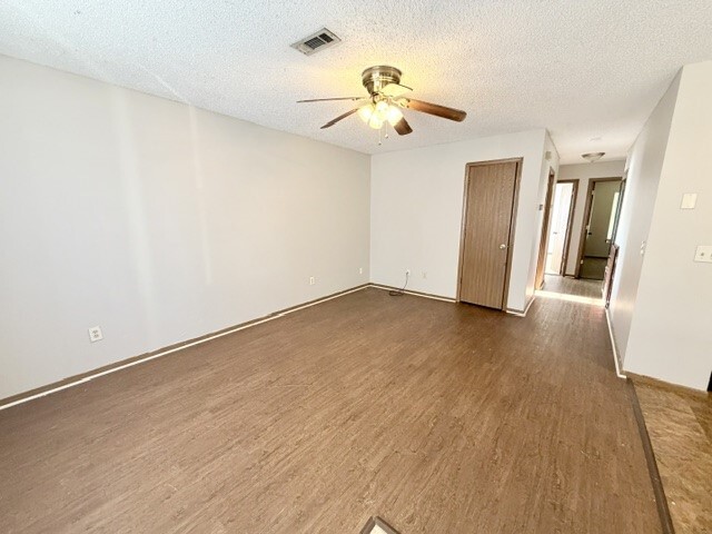 2415 W Mary Dr