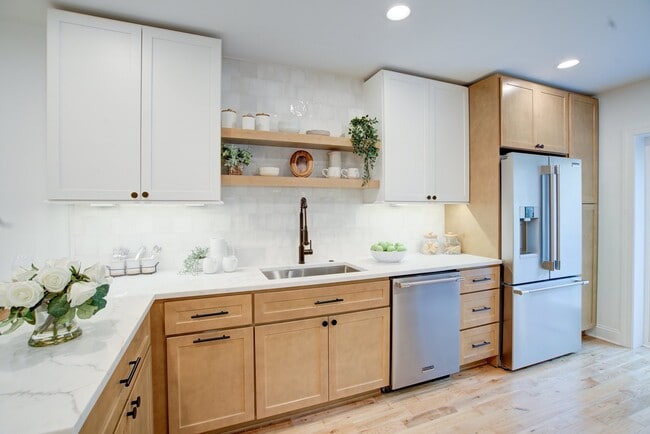 Photo - 3 N Montford Ave Townhome