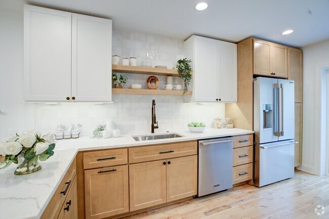 Building Photo - 3 N Montford Ave Rental