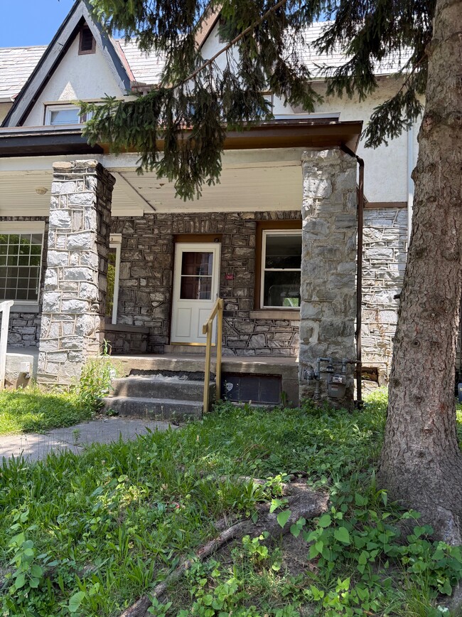 Building Photo - 2611 N 4th St Rental