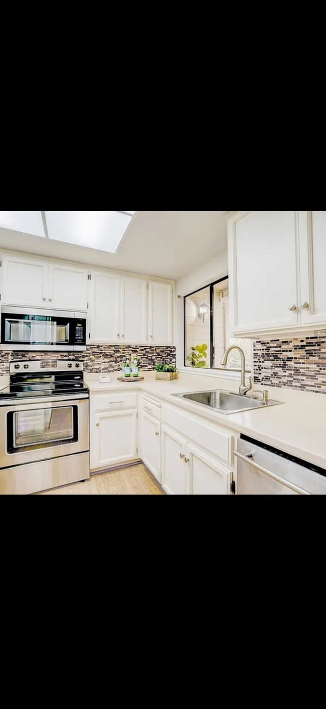 Photo - 1728 Calais Ct