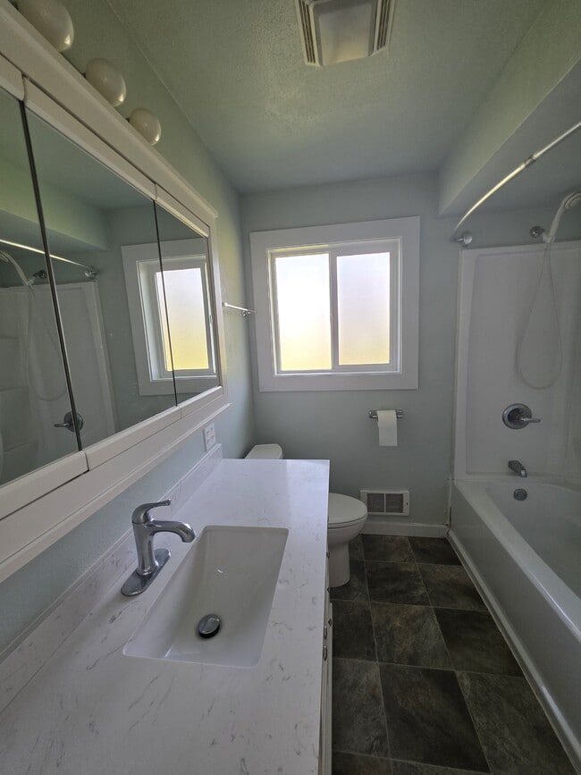 Photo - 15652 US-101