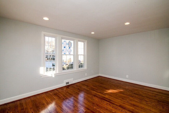 Sala de estar - 2713 South Veitch Street