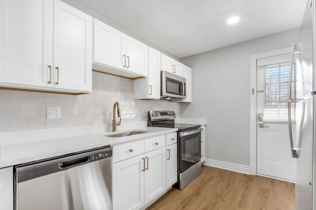 Photo - 424 E Mithoff St