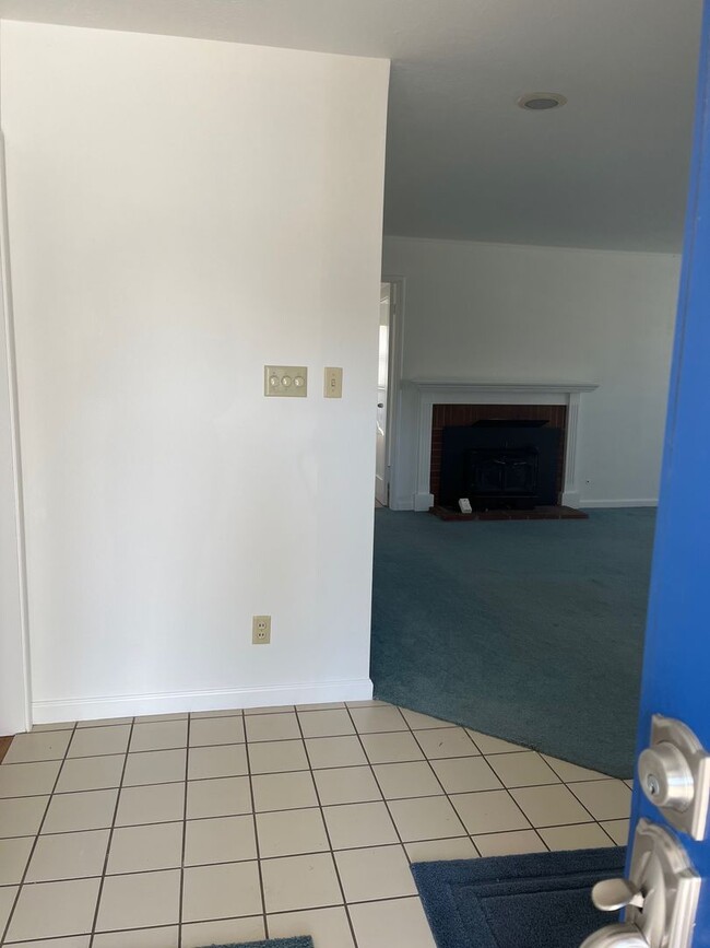 Photo - Great Four Bedroom, Three Bathroom House in Monterey