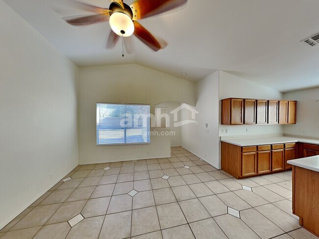 Photo - 461 N Tower Ave