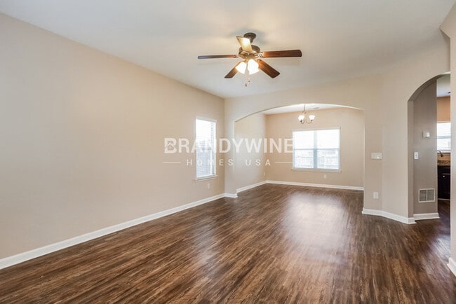 Photo - 11010 Station Dr