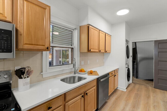 Photo - 80 Patten St Unidad 2