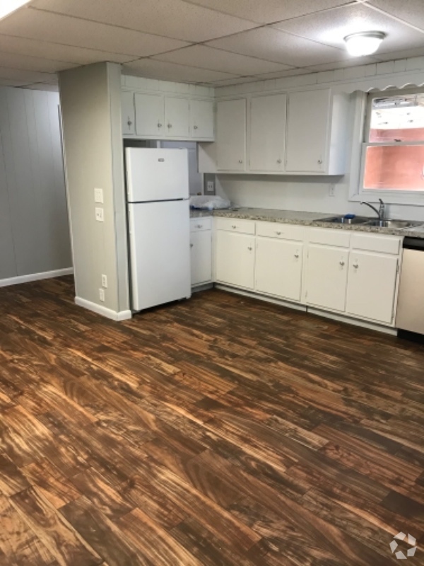 Building Photo - 106 Wolfs Bridge Rd Unit B Rental