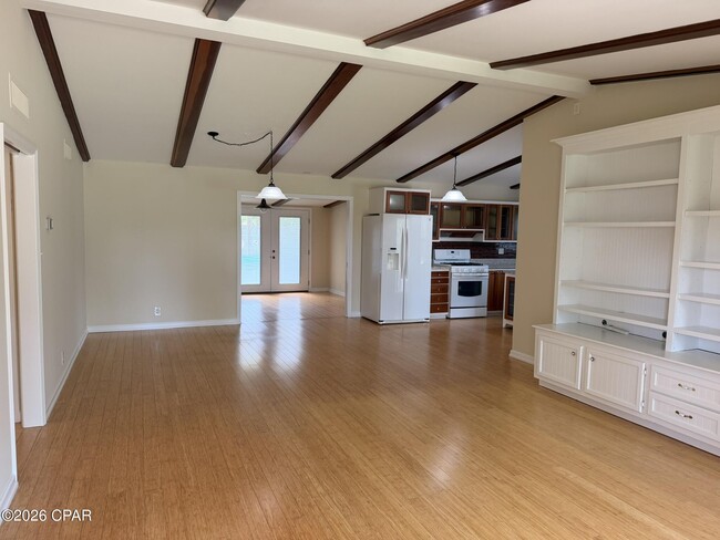 Photo - 215 Woodlawn Dr