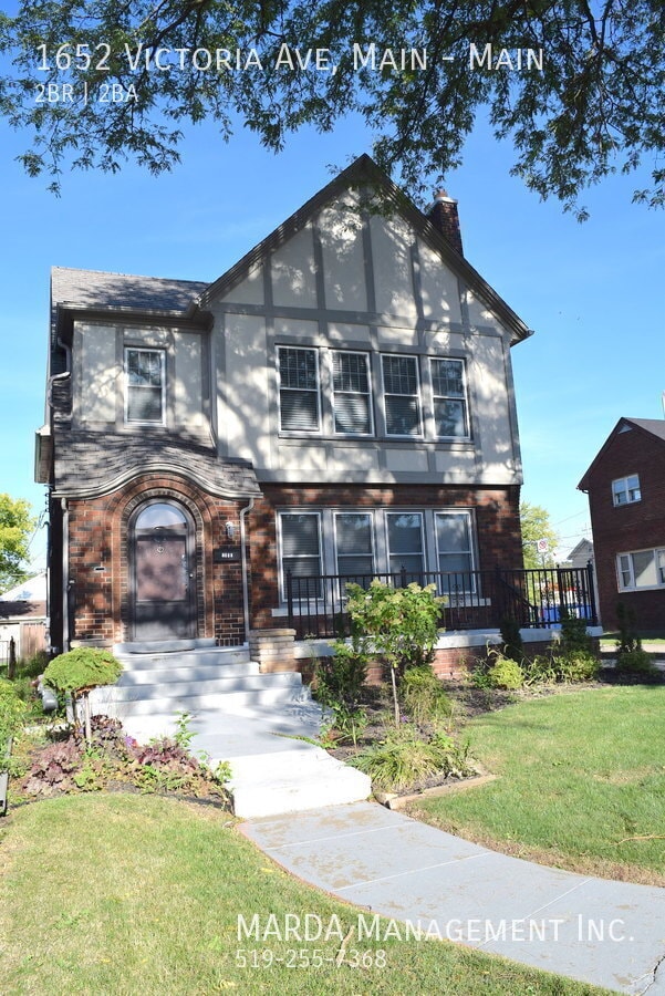 Building Photo - BEAUTIFULLY RENOVATED 2 BED / 2 BATH MAIN! + HYDRO & GAS Unit Main