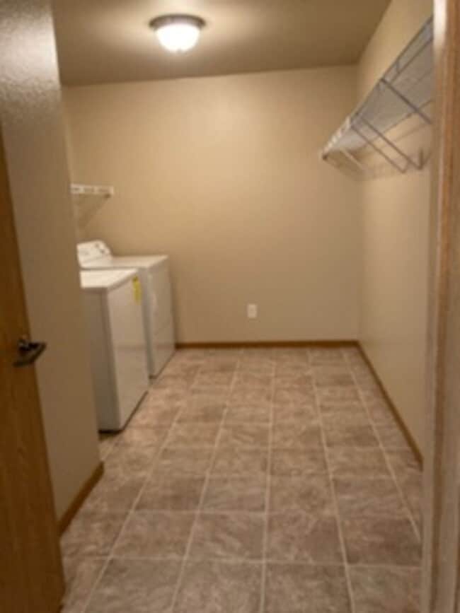 Photo - Spacious 1 Bed 1 Bath with Laundry in Unit! Unit 940-204