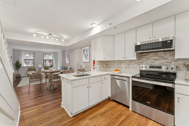 Photo - 616 E St NW Unidad # 455