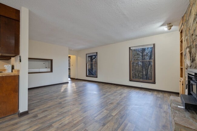 Photo - 105 Hanover Way