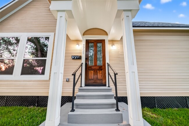 Photo - 2725 Avenue F