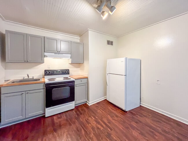 Photo - 1416 Minefee St