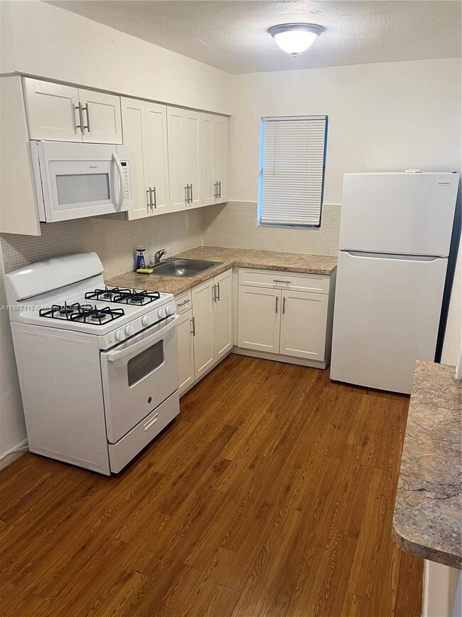 Photo - 4300 SW 67th Ave Unidad 30