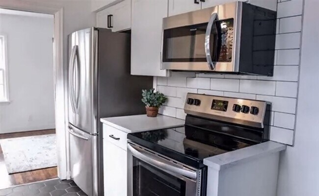 Photo - Spacious Three Bedroom Available Now!