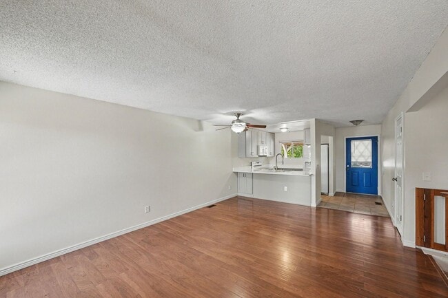 Photo - 6100 Fenton St