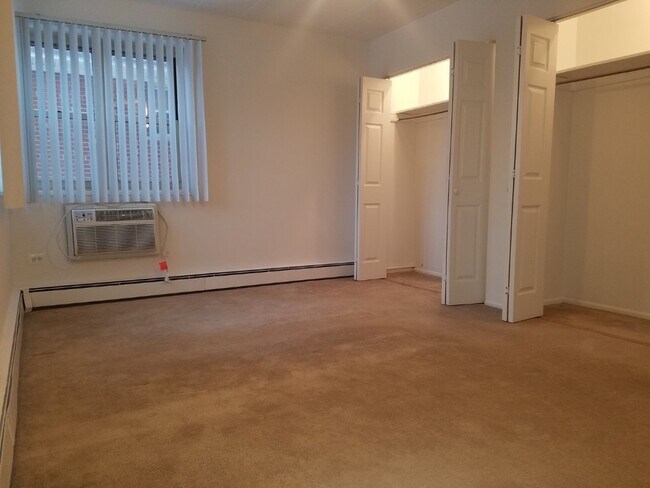 1447 W Touhy Ave Unit 304