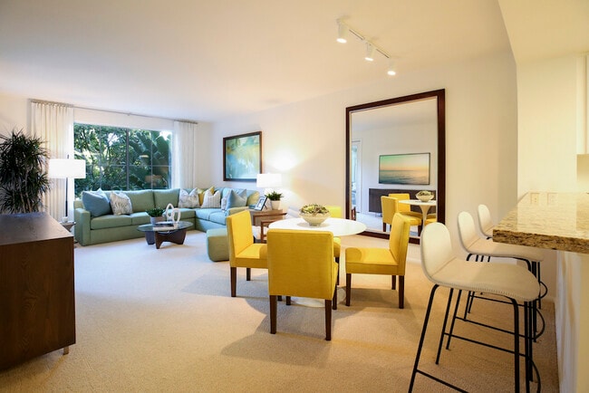 Newport Bluffs Apartment Village