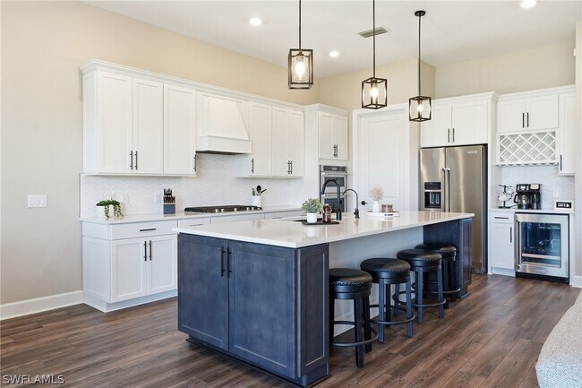 Photo - 20040 Hartford Blvd