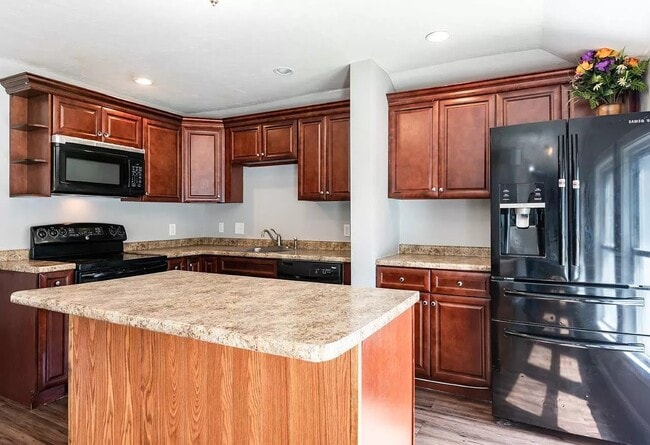 Photo - 554 Lake Ave Apartamentos Unidad Upstairs