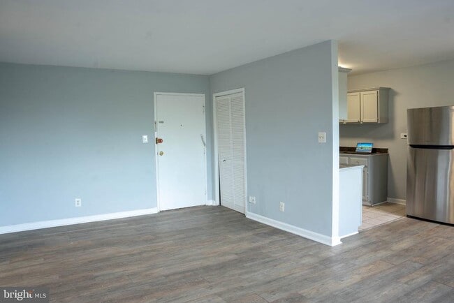 Photo - 5801 Quantrell Ave Unit 306