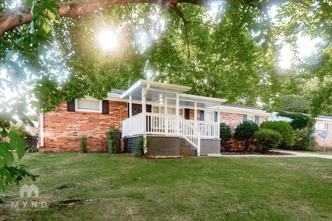 Building Photo - 609 Marguerite Dr NW Rental