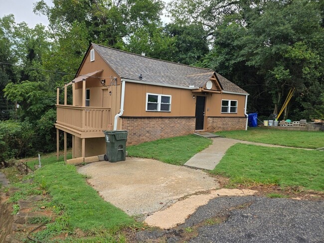 8 Dogan St