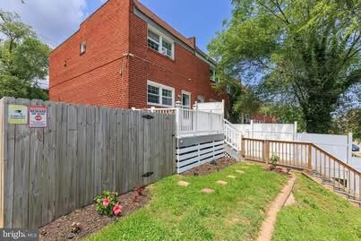 Building Photo - 3826 W Bay Ave
