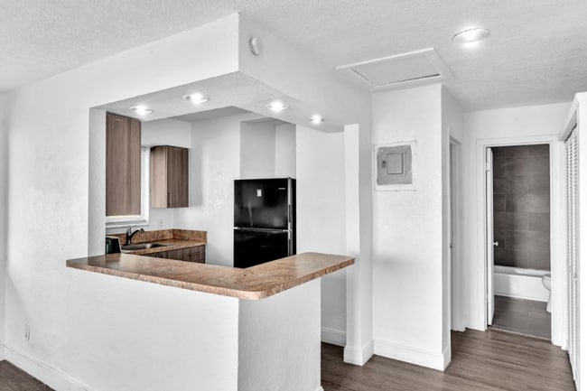 Photo - 2160 NW 29th St Unit 1