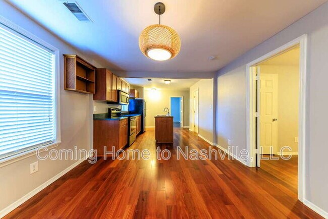 Photo - 891 W Sharpe Ave