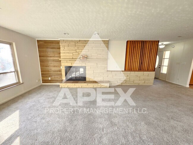 Photo - Spacious 4Bd – 2Ba Tri-Level Brick Home in North Knoxville!