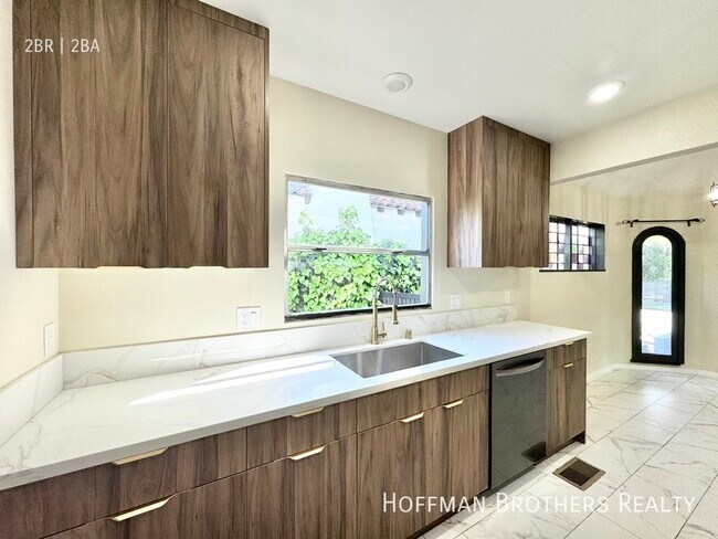 Photo - 350 N Crescent Heights Blvd Unit A