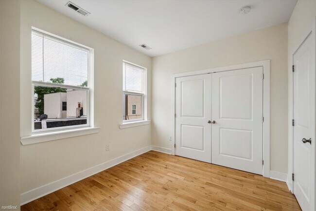 Photo - 3 br, 2 bath Triplex - 2031 N Carlisle St ... Unidad 3