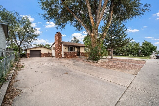 Photo - 4 Bed ranch home in Pueblo with Garage!
