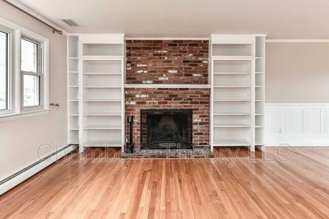 Photo - 3015 James St