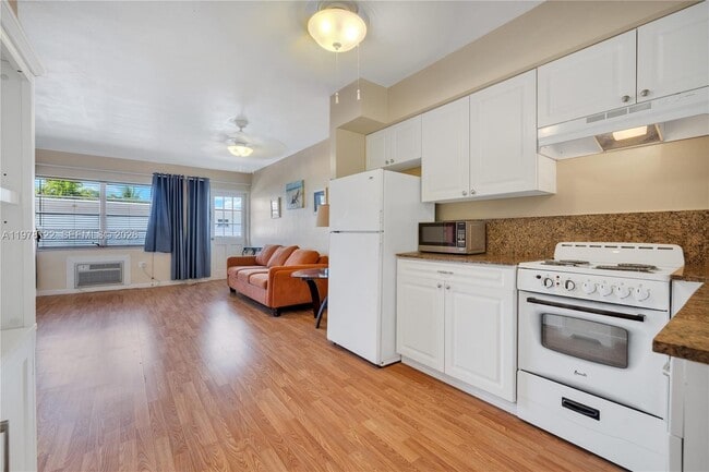 Building Photo - 851 Meridian Ave Unit 22