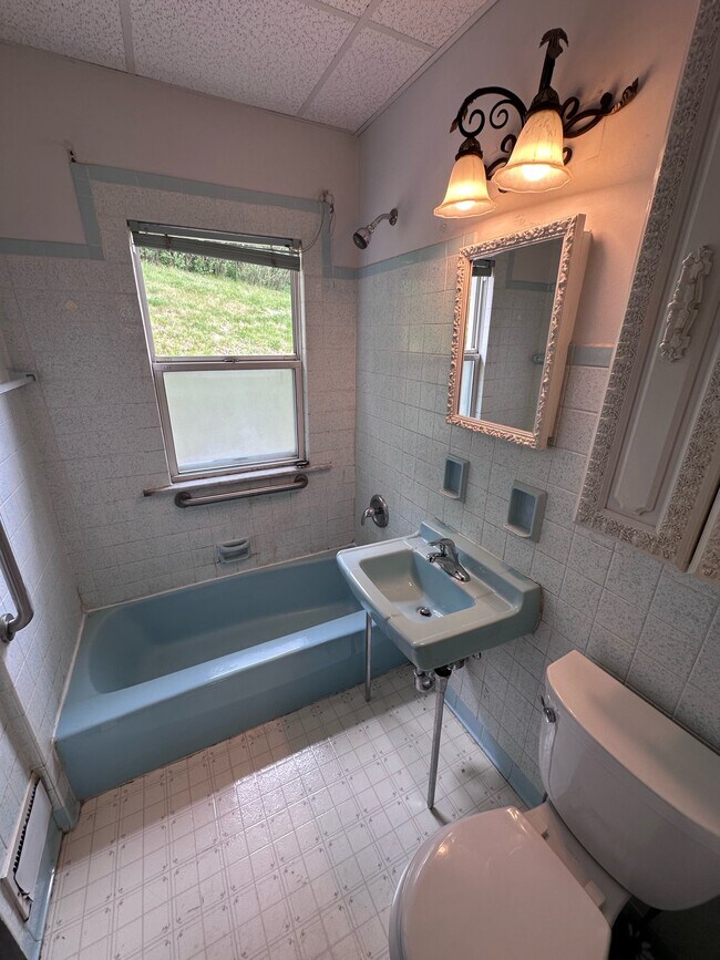 Photo - 204 Shoup St