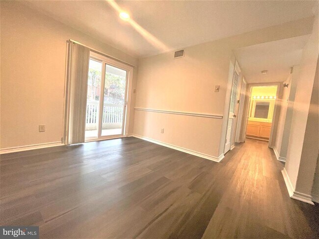 Photo - 1505 Lincoln Way Unit 101